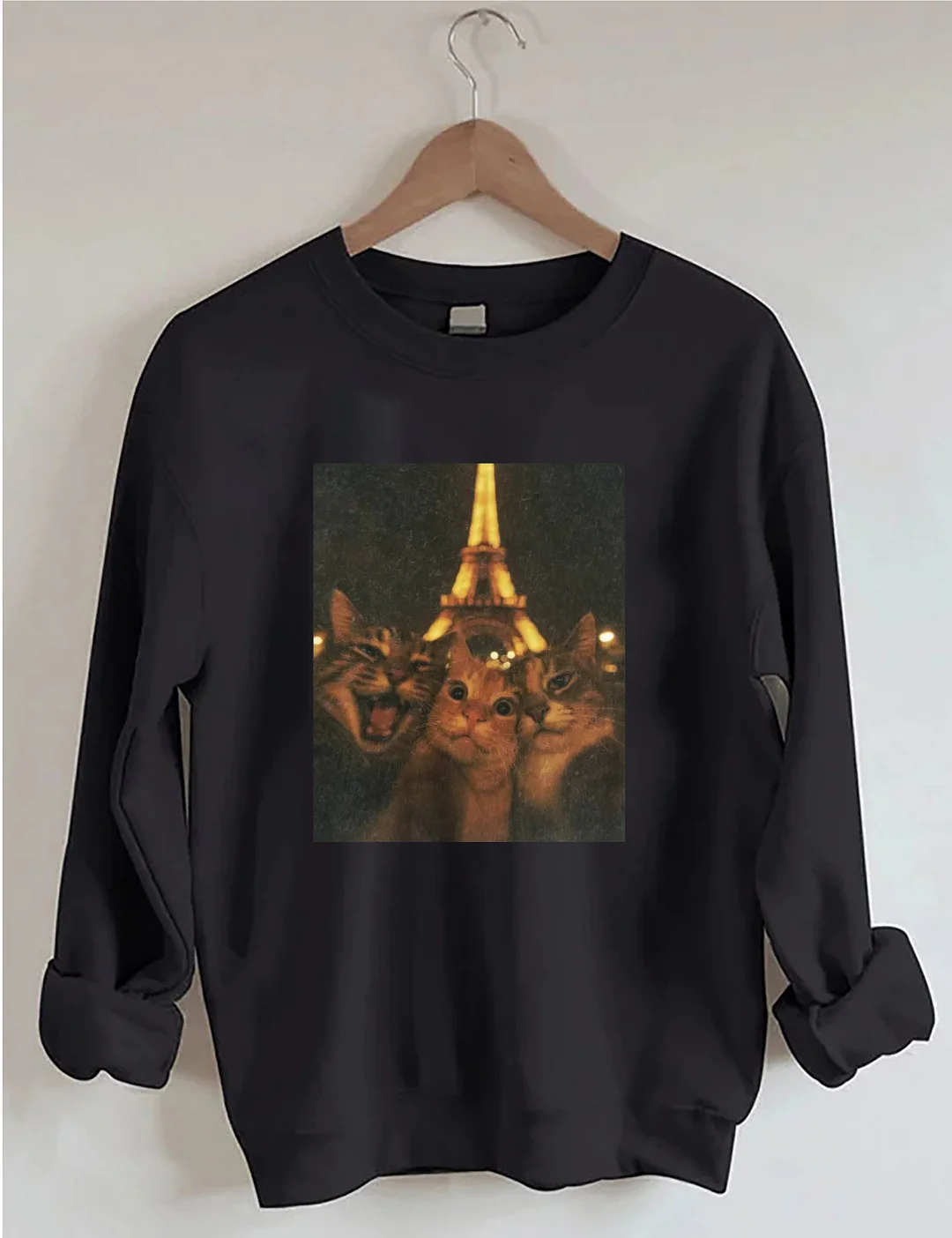 Cat Taking Selfie With Eiffel Tower Funny Sweatshirt