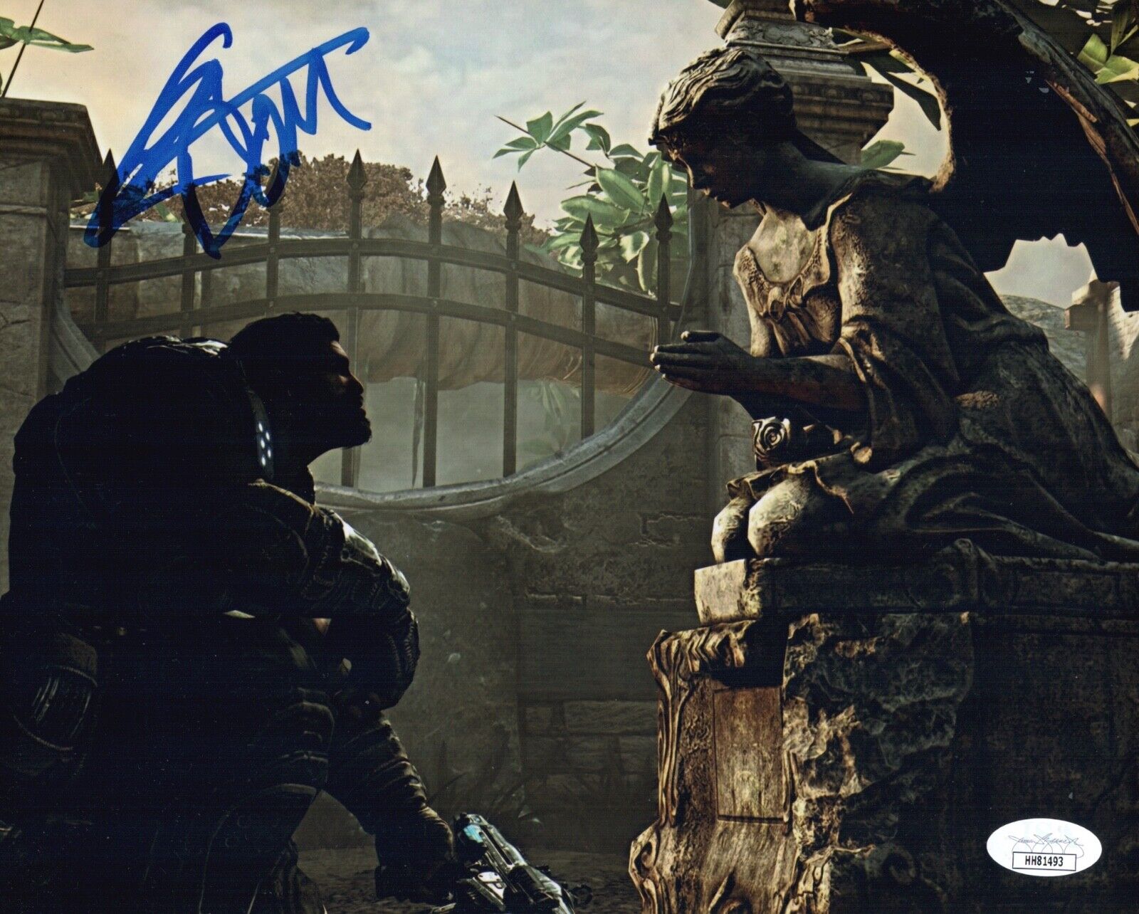 CARLOS FERRO Signed GEARS OF WAR 8x10 DOM