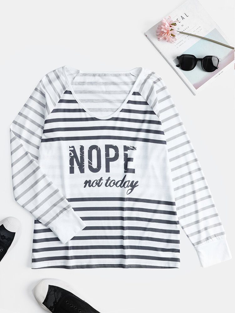Letter Print V neck Striped Patchwork Raglan Sleeve T shirt P1797830