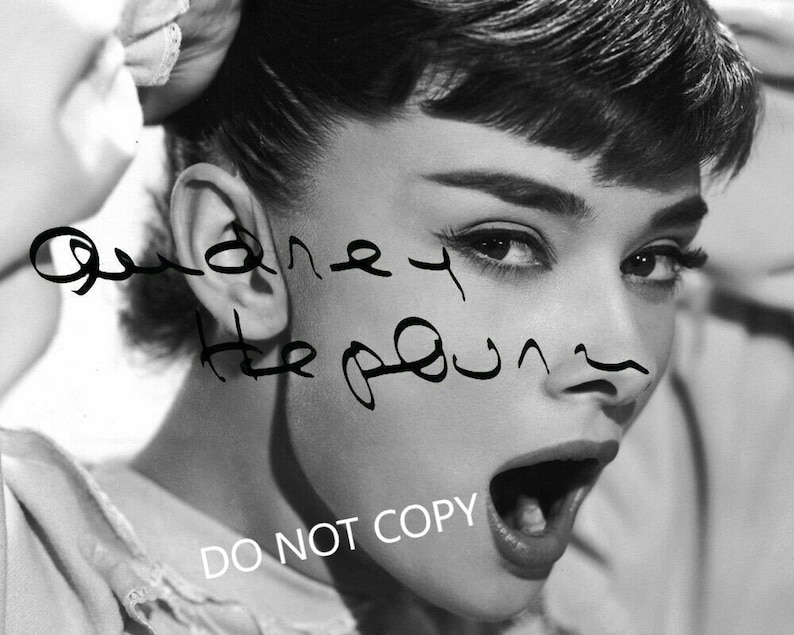 AUDREY HEPBURN 8 x10 20x25 cm Autographed Hand Signed Photo Poster painting