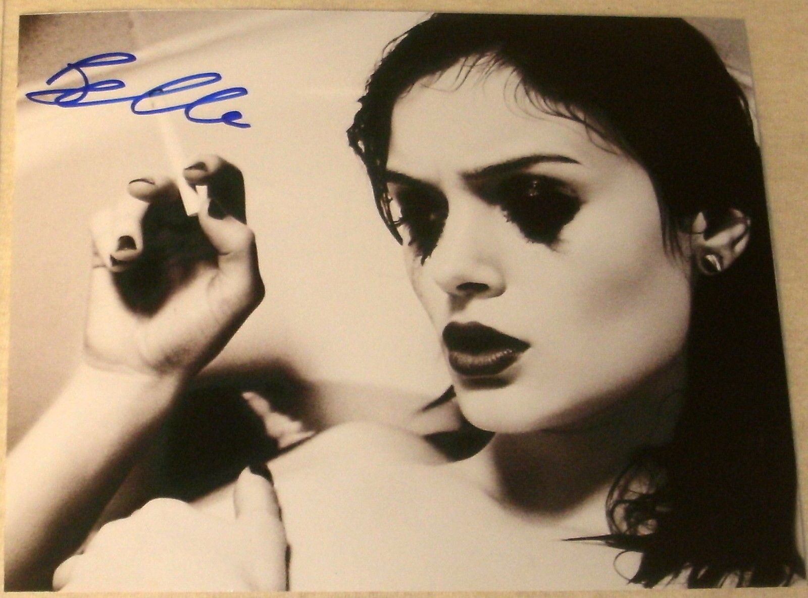 BELLA HEATHCOTE SIGNED AUTOGRAPH DARK SEDUCTIVE SMOKING BABE COOL 8X10 Photo Poster painting COA