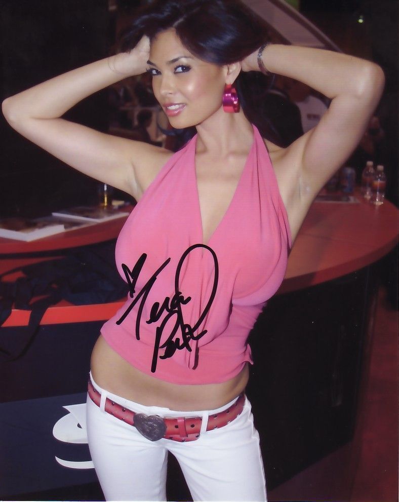 TERA PATRICK AUTOGRAPH SIGNED PP Photo Poster painting POSTER