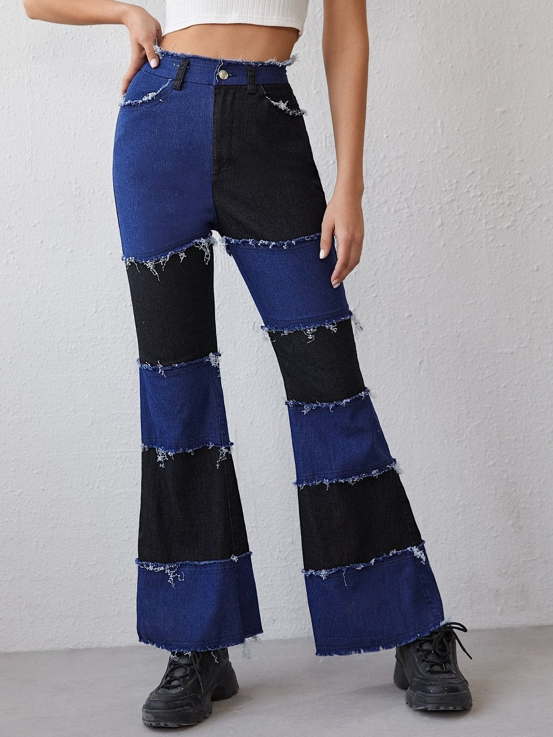 Frayed Trim Colorblock Flare Leg Jeans