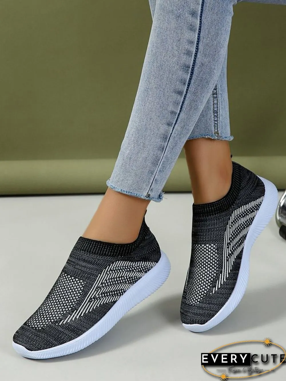 Black and White Contrast Flyknit Sneakers