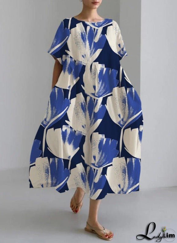 High-quality dress with a round neckline and a fashionable fit