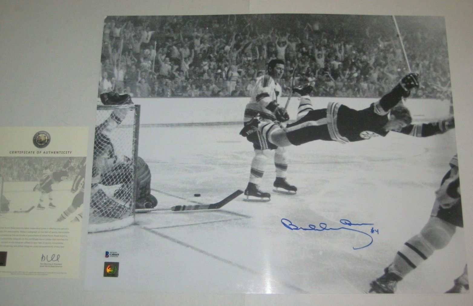 BOBBY ORR Signed Boston BRUINS 16x20 Photo Poster painting w/ Beckett COA