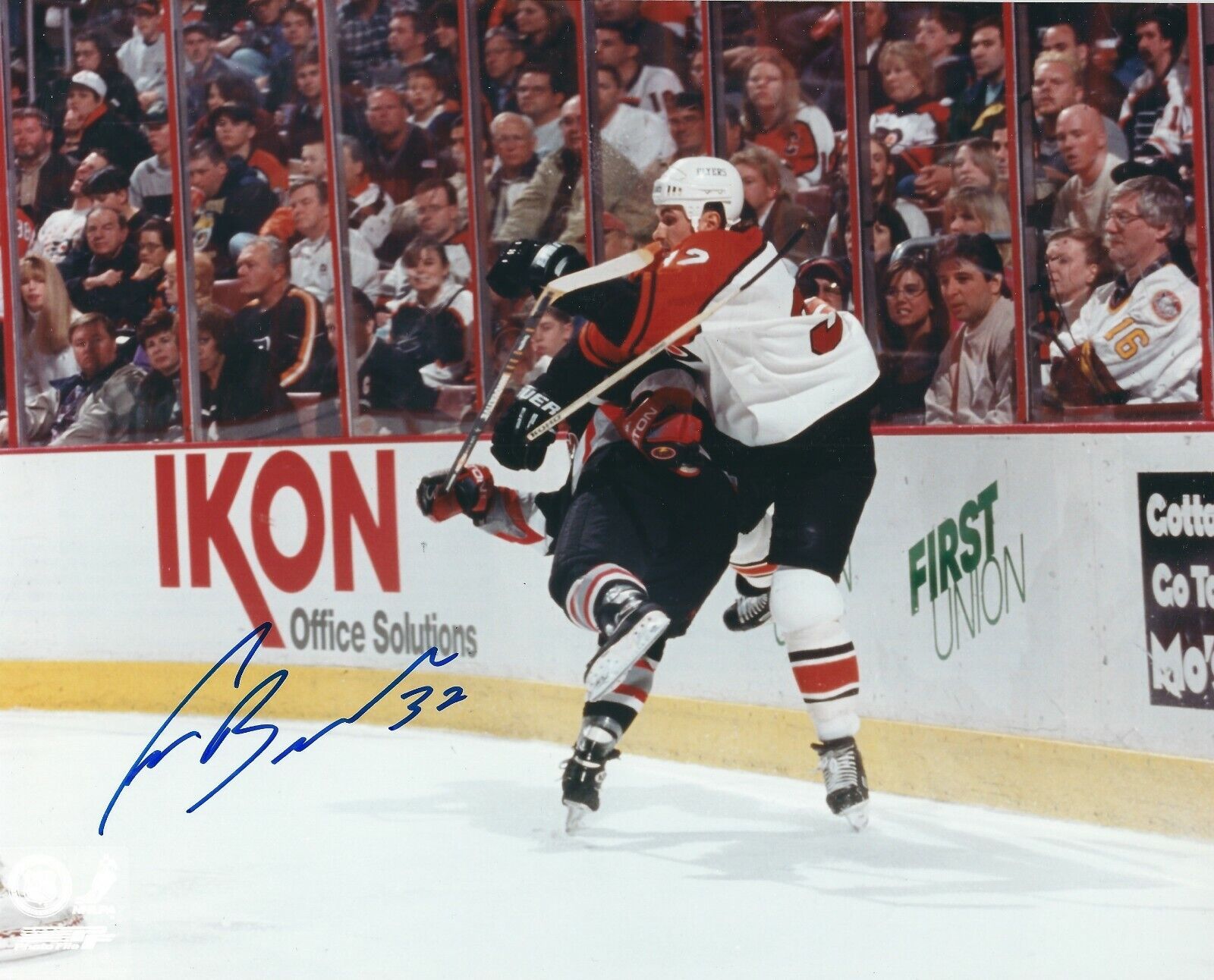 Signed 8x10 CRAIG BERUBE Philadelphia Flyers Autographed Photo Poster painting - COA