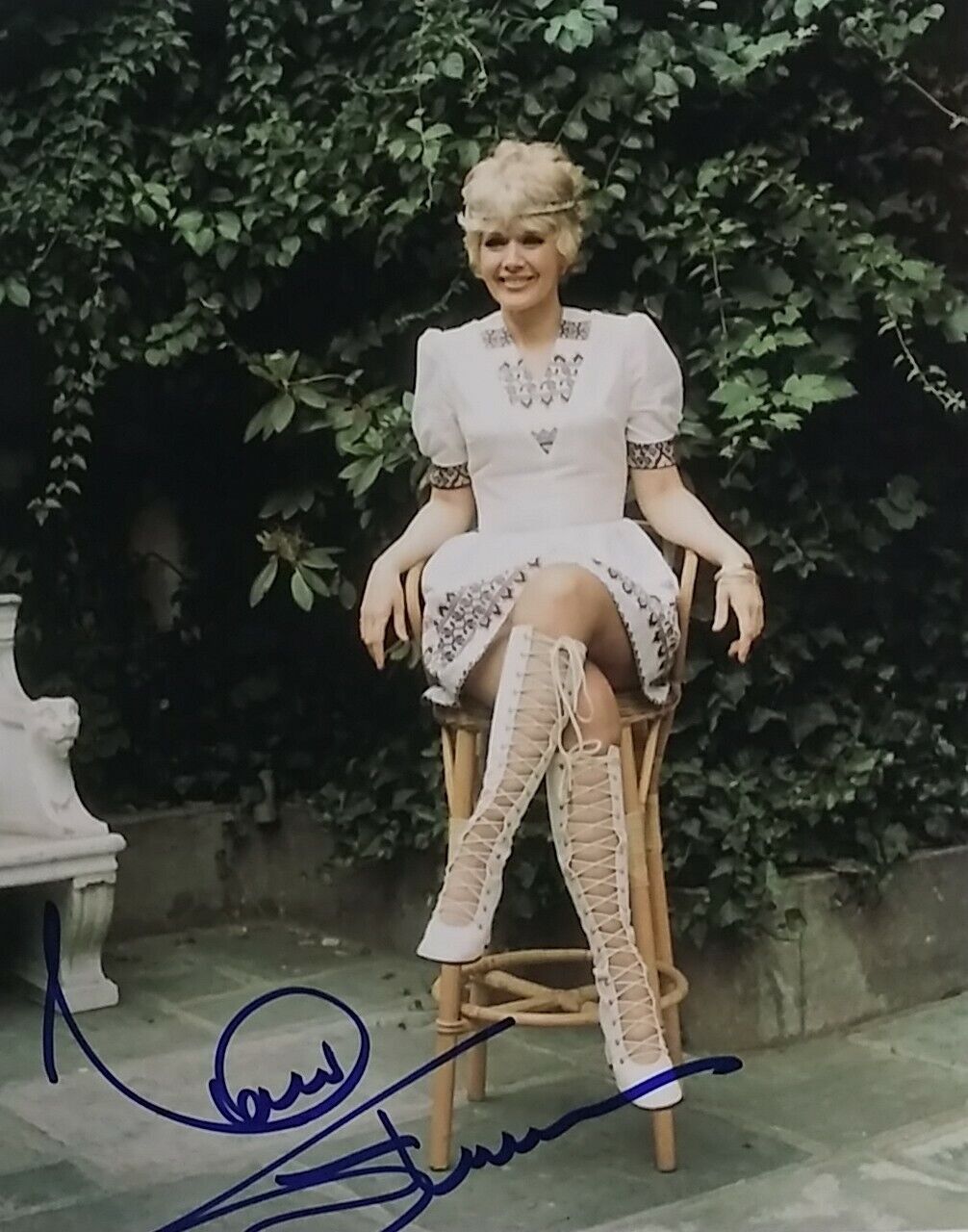 Connie Stevens signed 8 x 10