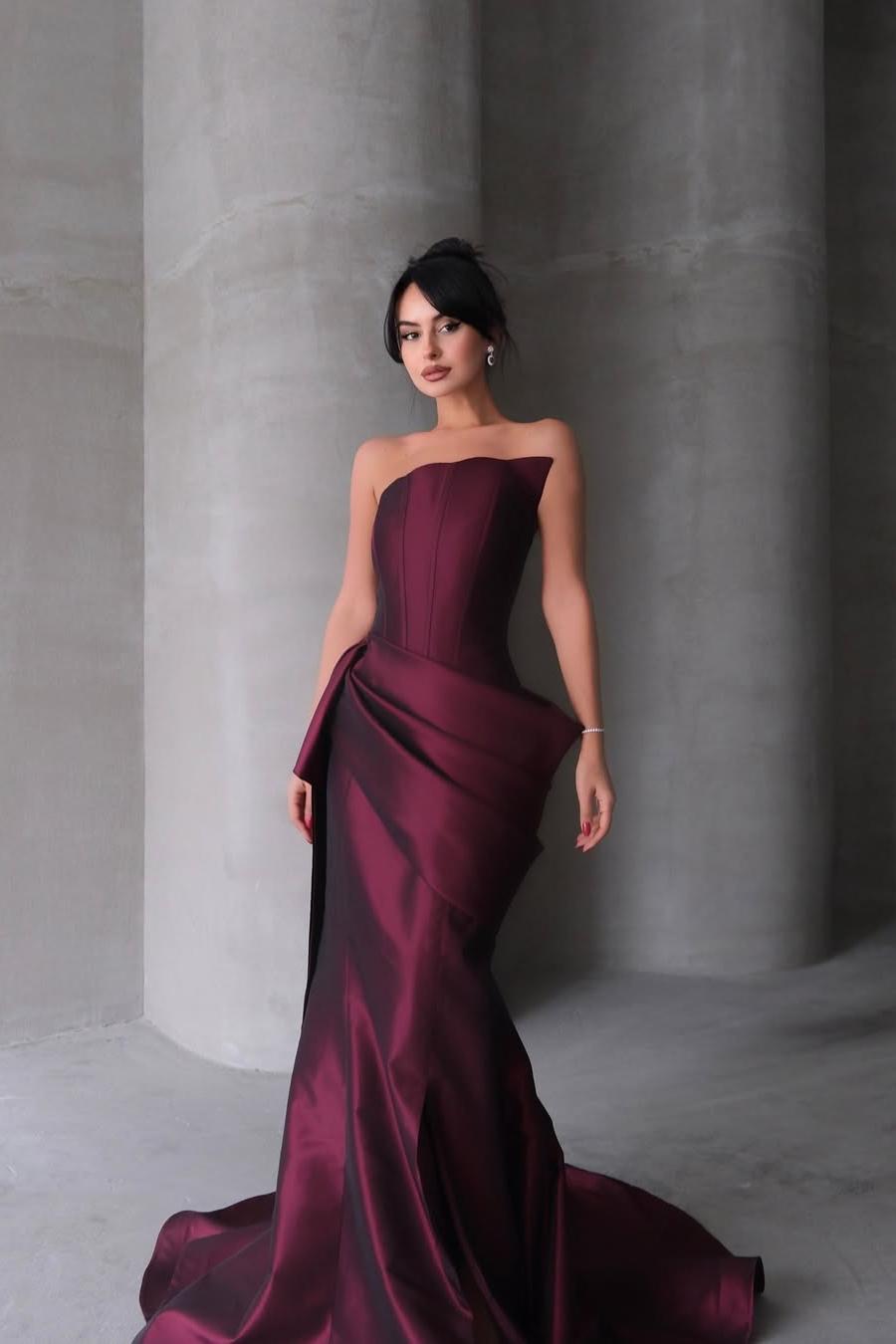 Lussooy Charming Sleeveless Burgundy Satin Strapless Pleated Long Prom Dress  