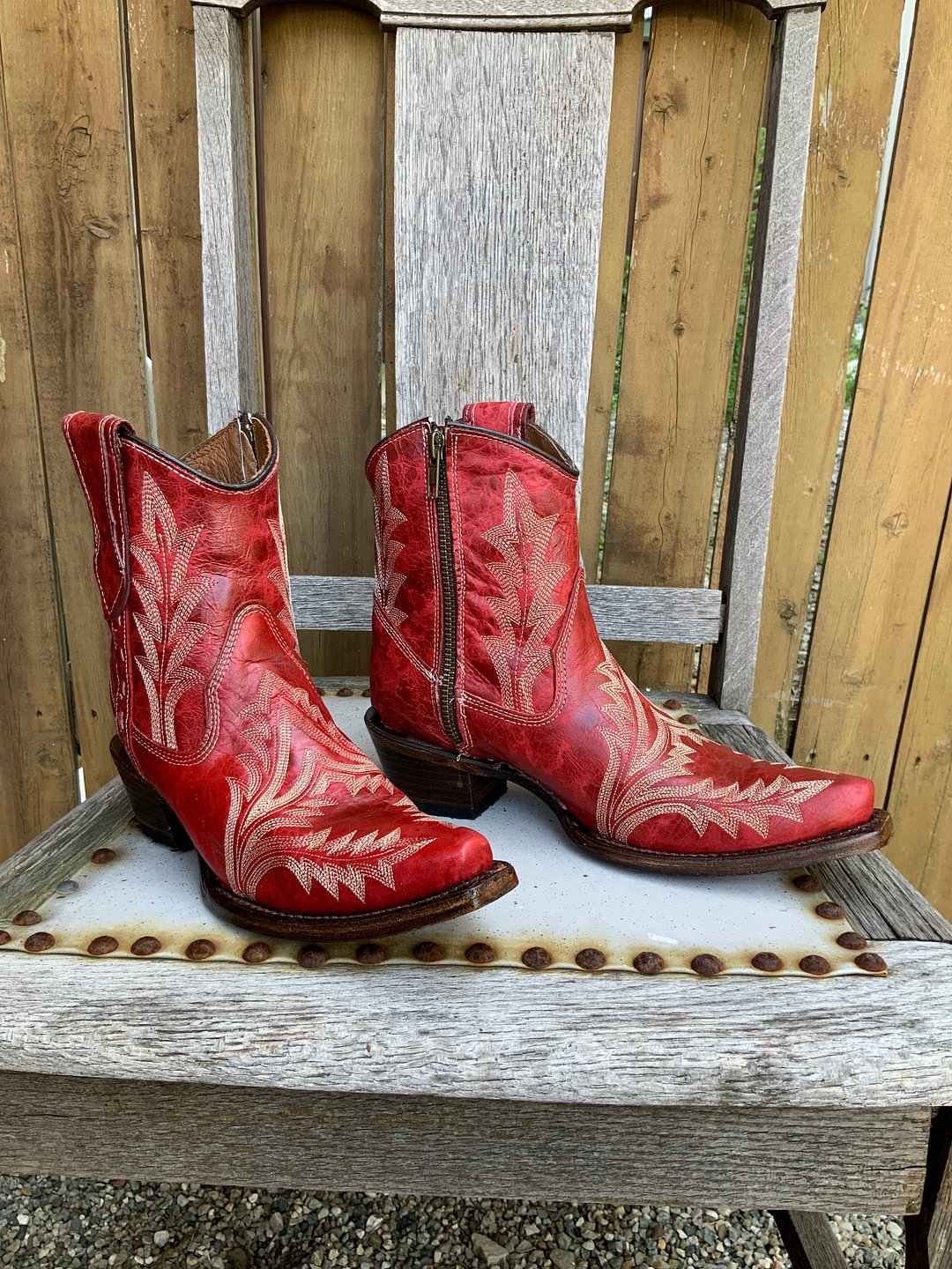 Circle G by Corral Women's Red Embroidery & Zipper Cowgirl Ankle Bootie L5704
