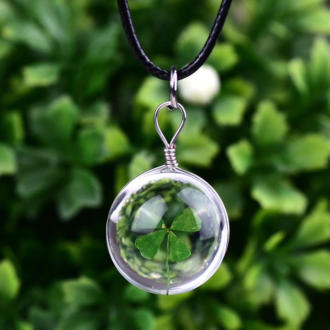 Plant specimen handmade dried flower four-leaf clover dandelion immortal flower pendant necklace 20MM crystal ball necklace
