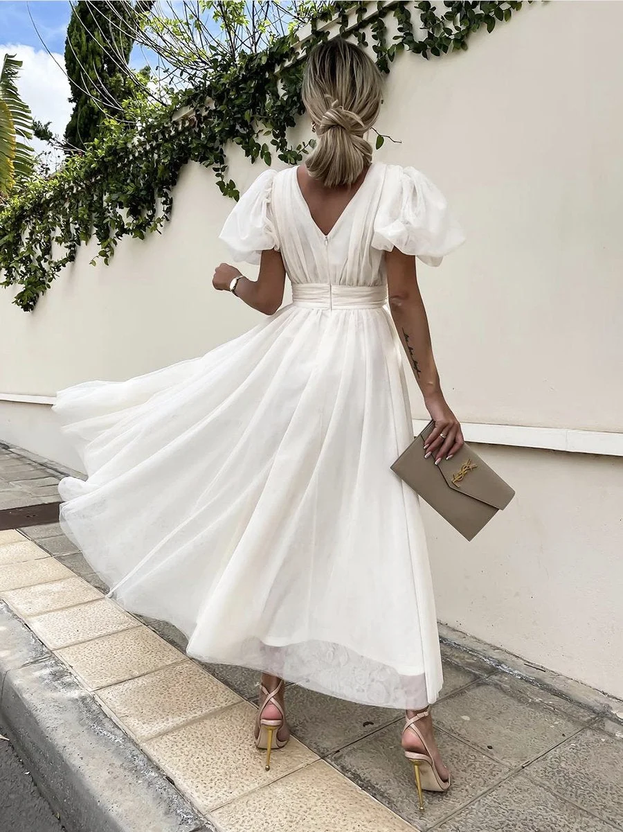 V-neck short-sleeved tulle dress