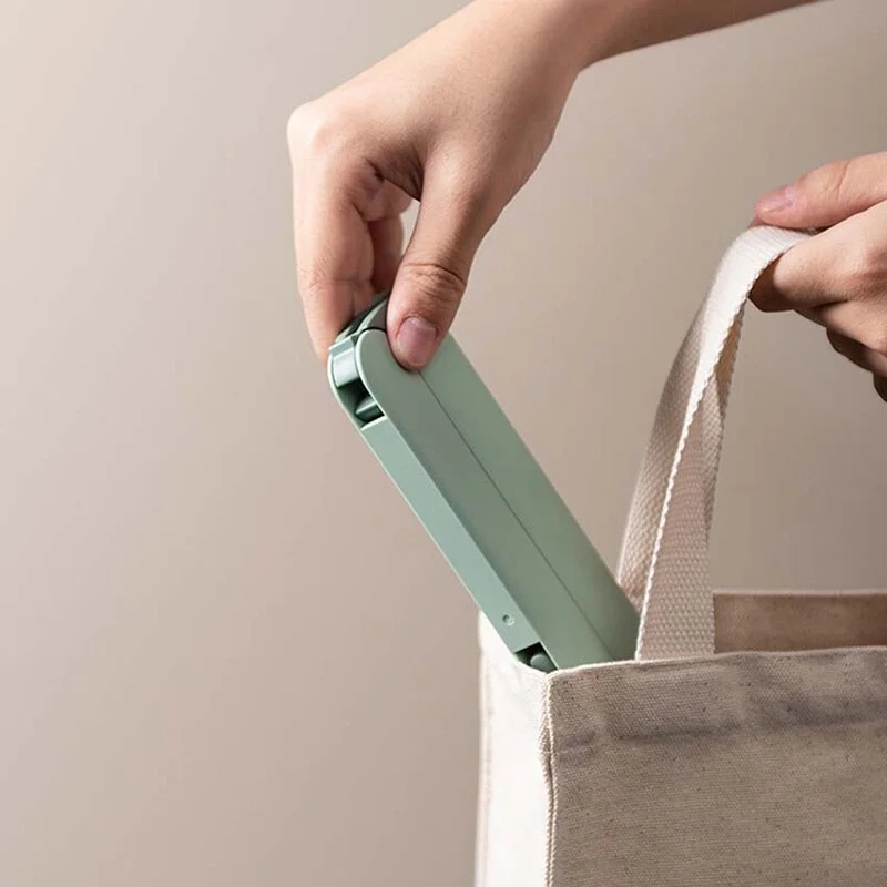 Folding Clothes Hanger Travel Portable Travel Special Clothes Hanger