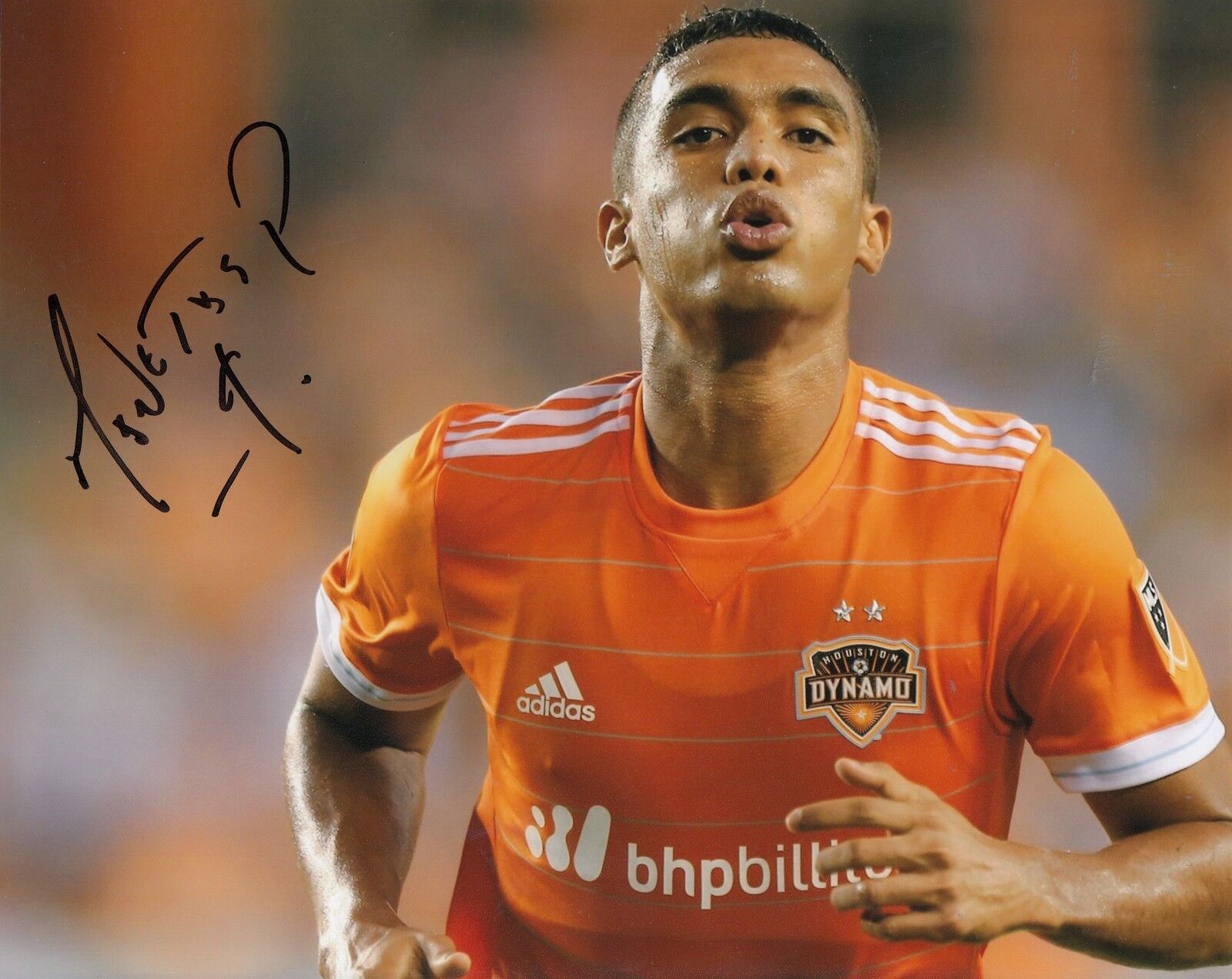 MAURO MANOTAS signed (HOUSTON DYNAMO) MLS SOCCER *COLUMBIA* 8X10 Photo Poster painting W/COA #1