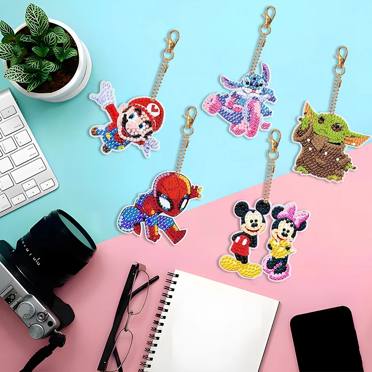 Disneys Mickey Mouse Diamond Art Keyring 