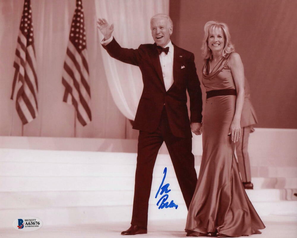 PRESIDENT JOE BIDEN SIGNED AUTOGRAPH 8x10 Photo Poster painting - AT WHITE HOUSE W/ JILL BECKETT