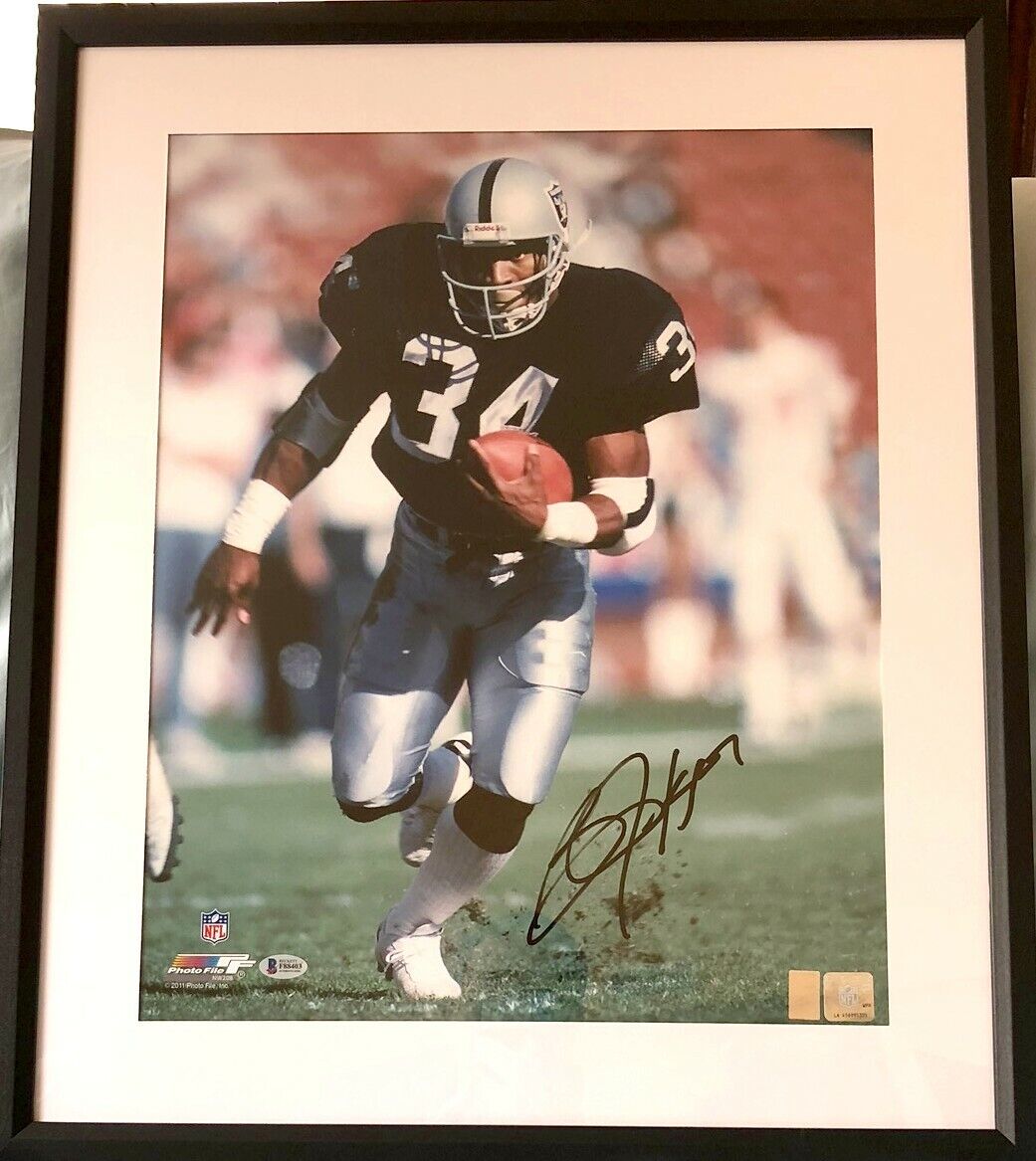 Bo Jackson autographed signed autograph LA Raiders 16x20 Photo Poster painting matted framed BAS