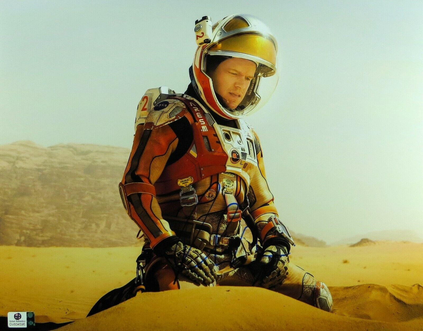 Matt Damon Signed Autographed 11X14 Photo Poster painting The Martian Kneeling GV834596