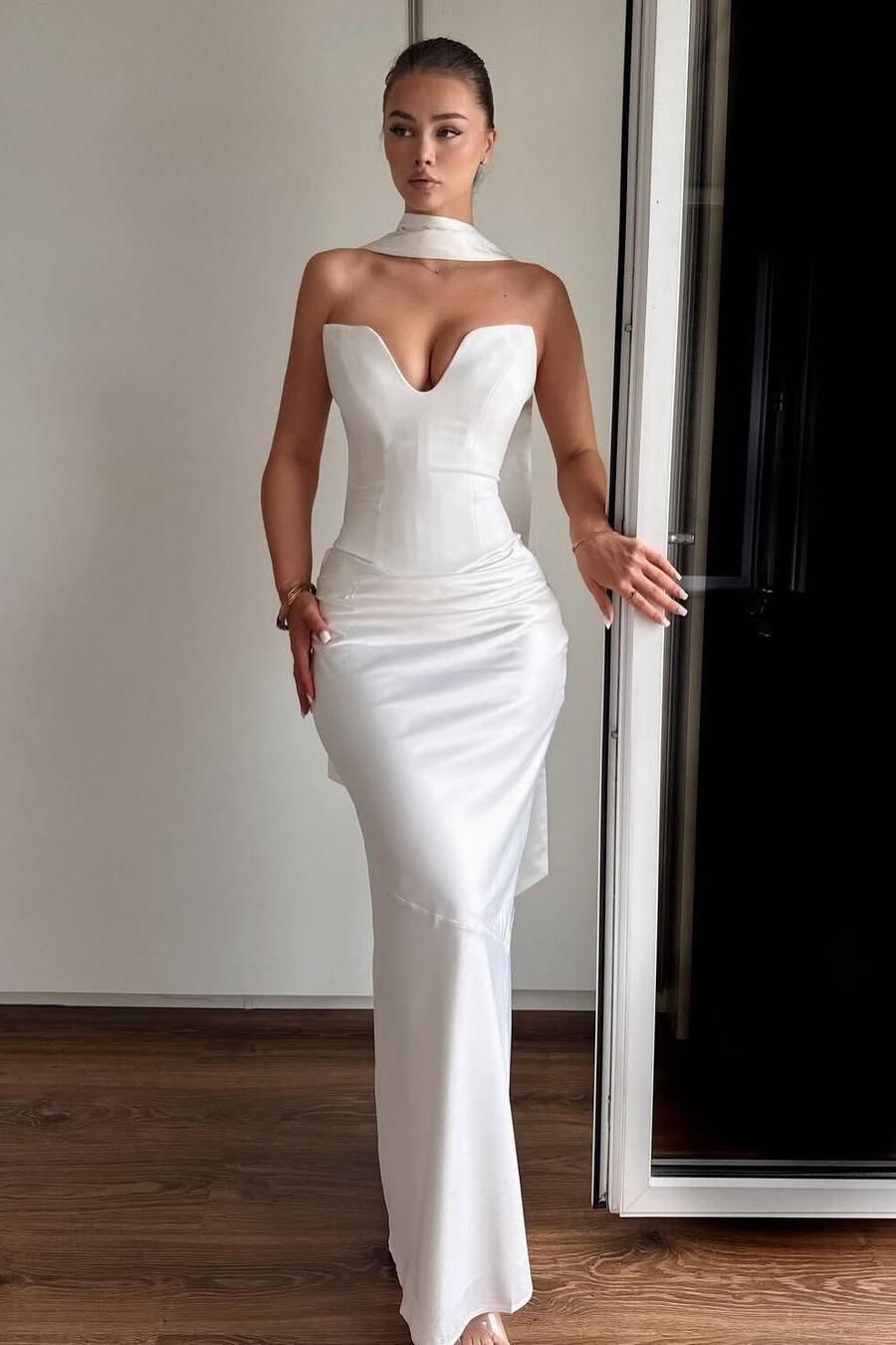 Lussooy White Charming Satin V Neck Sleeveless Slim Long Prom Dress with Scarf 