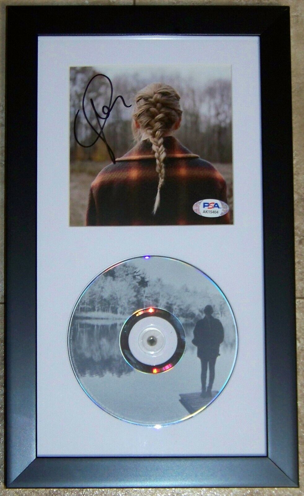 RARE SHARP SIGNATURE! Taylor Swift EVERMORE Signed CD Photo Poster painting Booklet PSA COA!