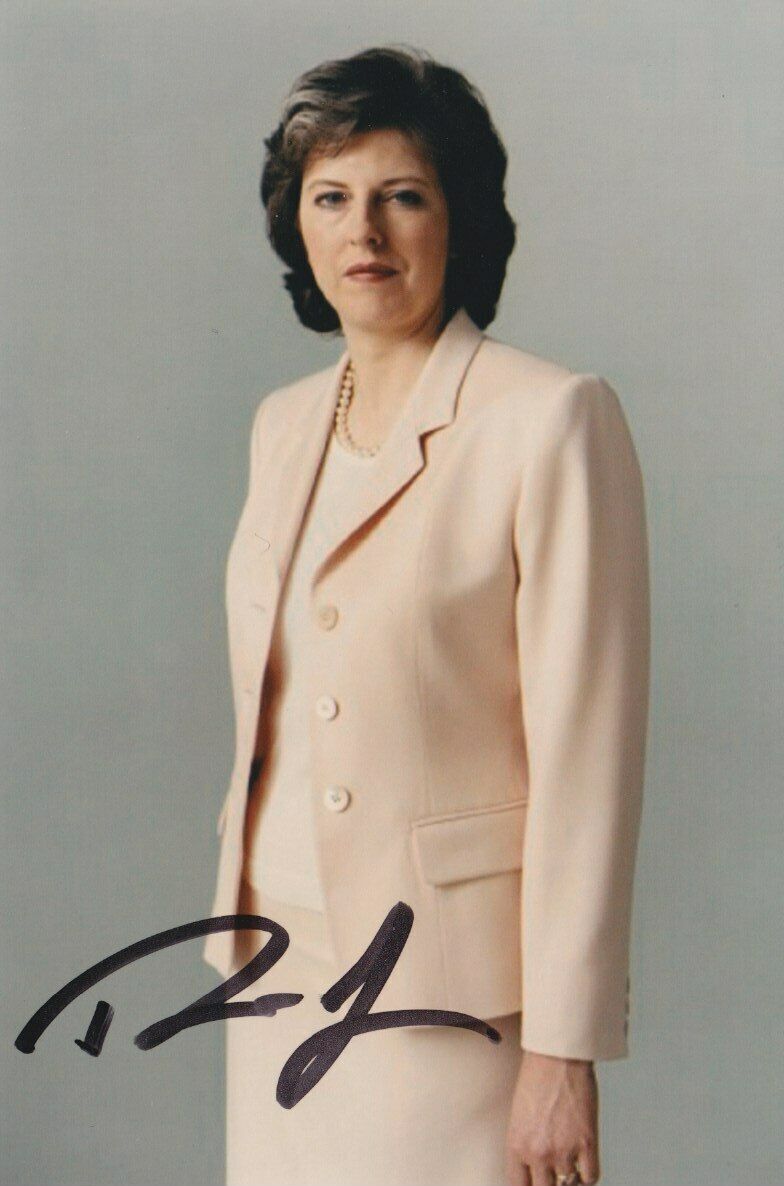 Theresa May Hand Signed 6x4 Photo Poster painting UK Prime Minister Autograph 1