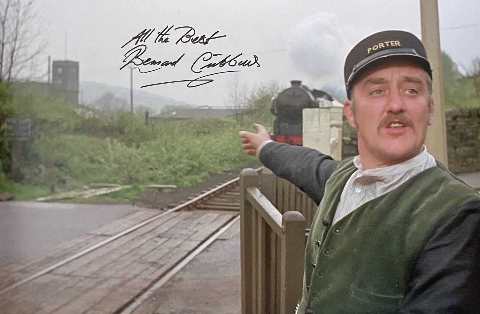 Bernard Cribbins Genuine Hand Signed The Railway Children 12x8 Photo Poster painting