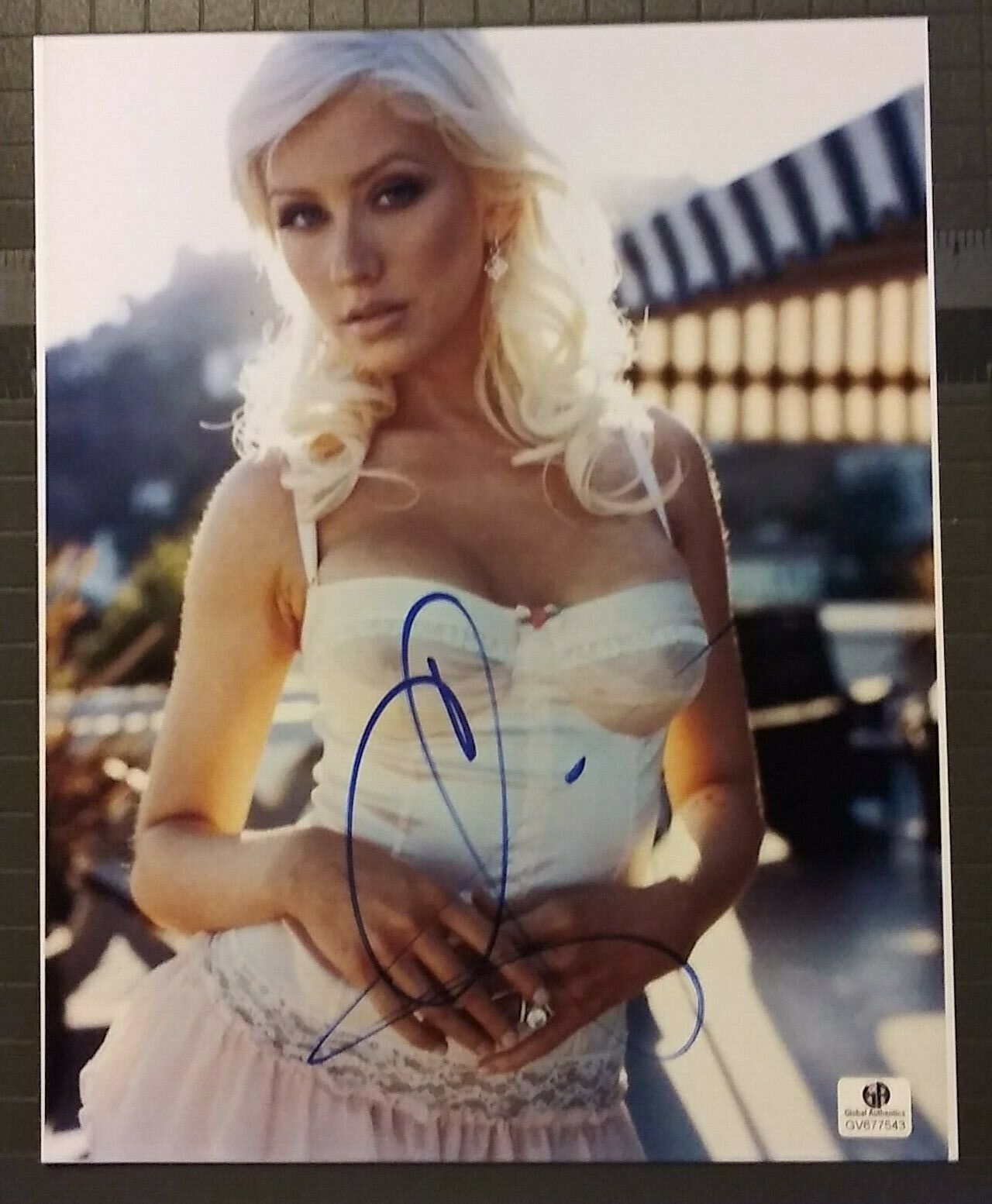 Christina Aguilera signed 8x10 COA GAI