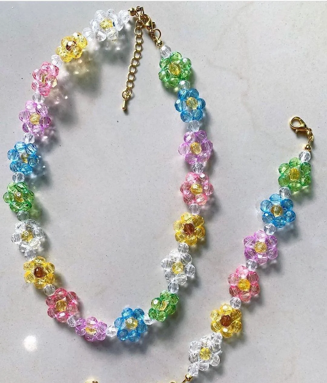 Dvacaman Korean Trendy Colorful Little Daisy Flower Beaded Necklace for Women Boho Acrylic Bead Clavicle Necklace Choker Jewelry