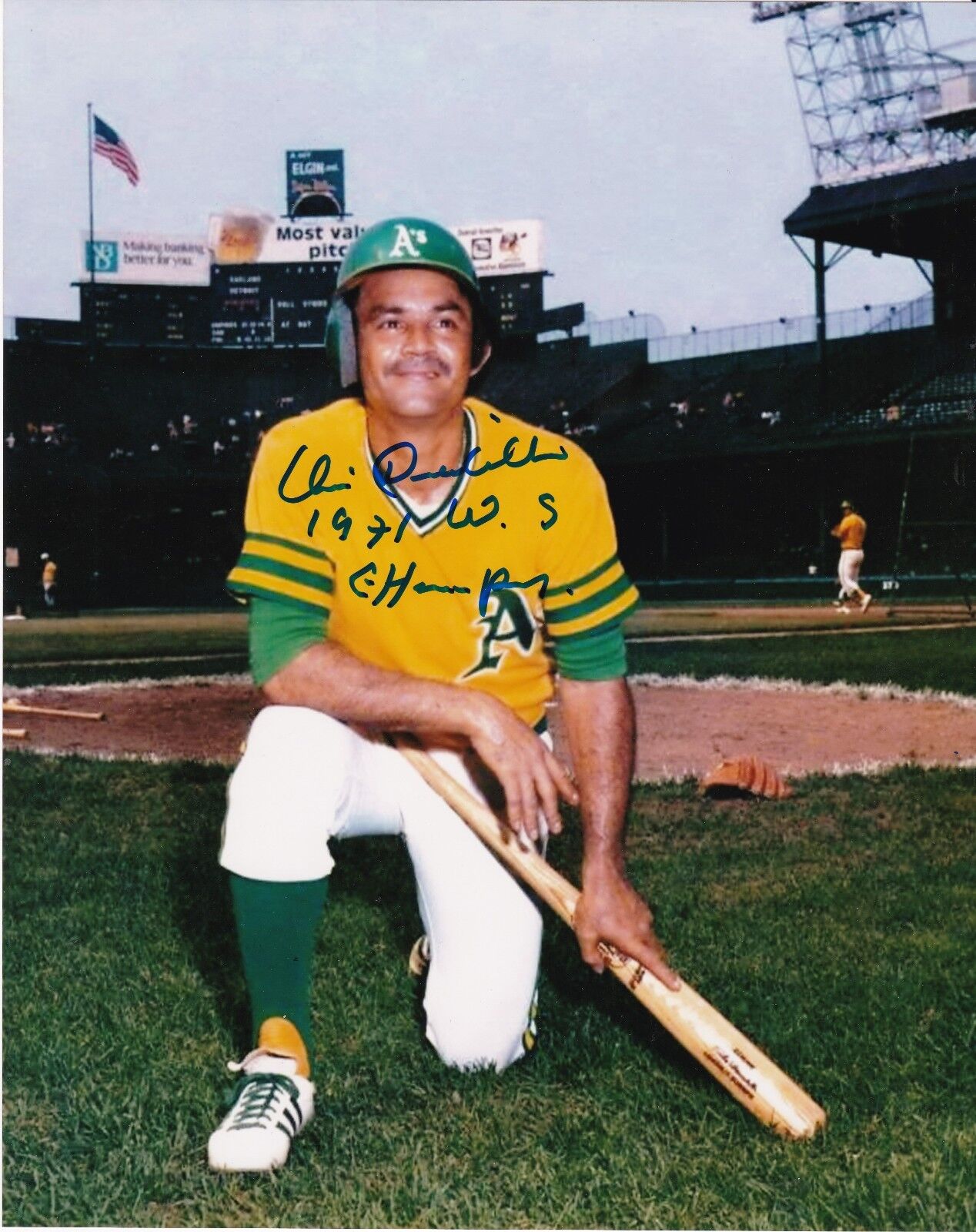 VIC DAVALILLO OAKLAND A'S 1973 WS CHAMPS ACTION SIGNED 8x10