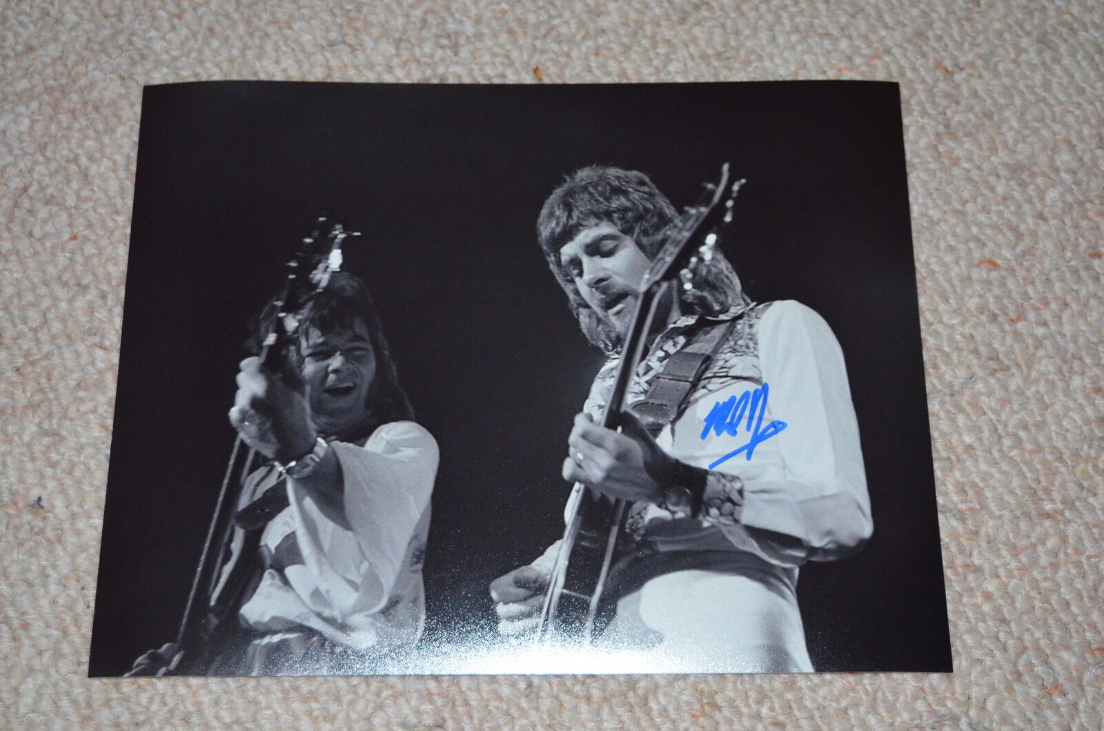 MICK ROGERS signed autograph In Person 8x10 (20x25 cm) MANRED MANN′S EARTH BAND