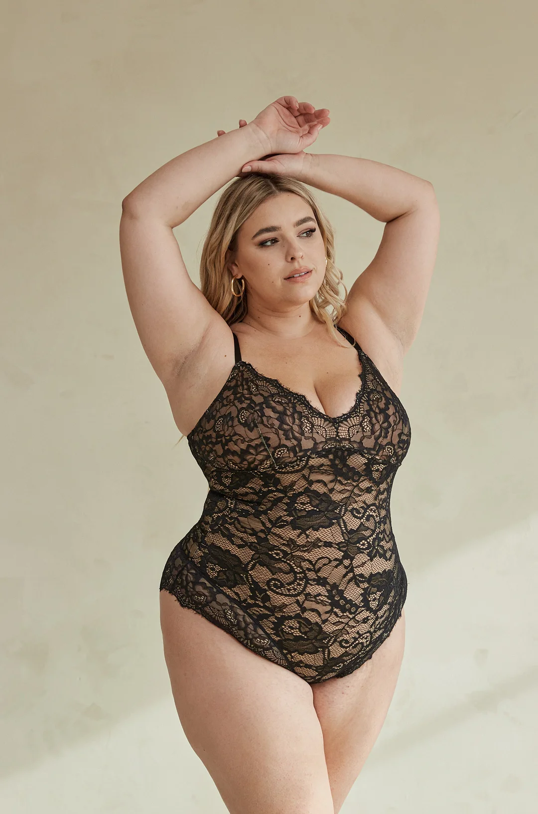 Shaping Lace Shapewear Bodysuit