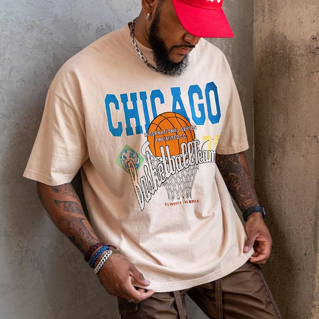 Retro Oversized Men's CHICAGO T-shirt、、URBENIE