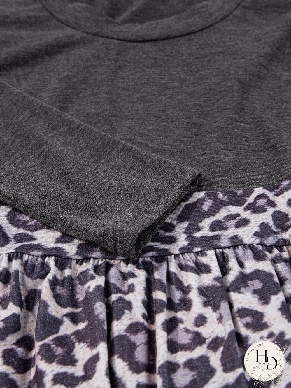 Leopard Print Maxi Dress with Fitted Bodice and Long Sleeves