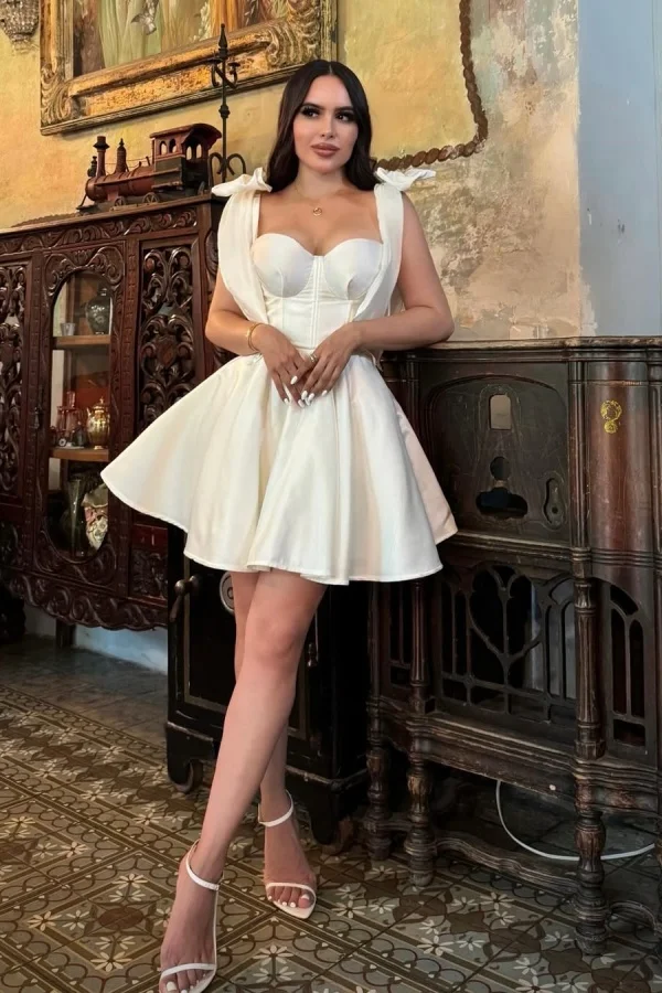 Lovely Cream Bow-Knot Spaghetti-Straps Sleeveless Pleated Homecoming Dress YK0131