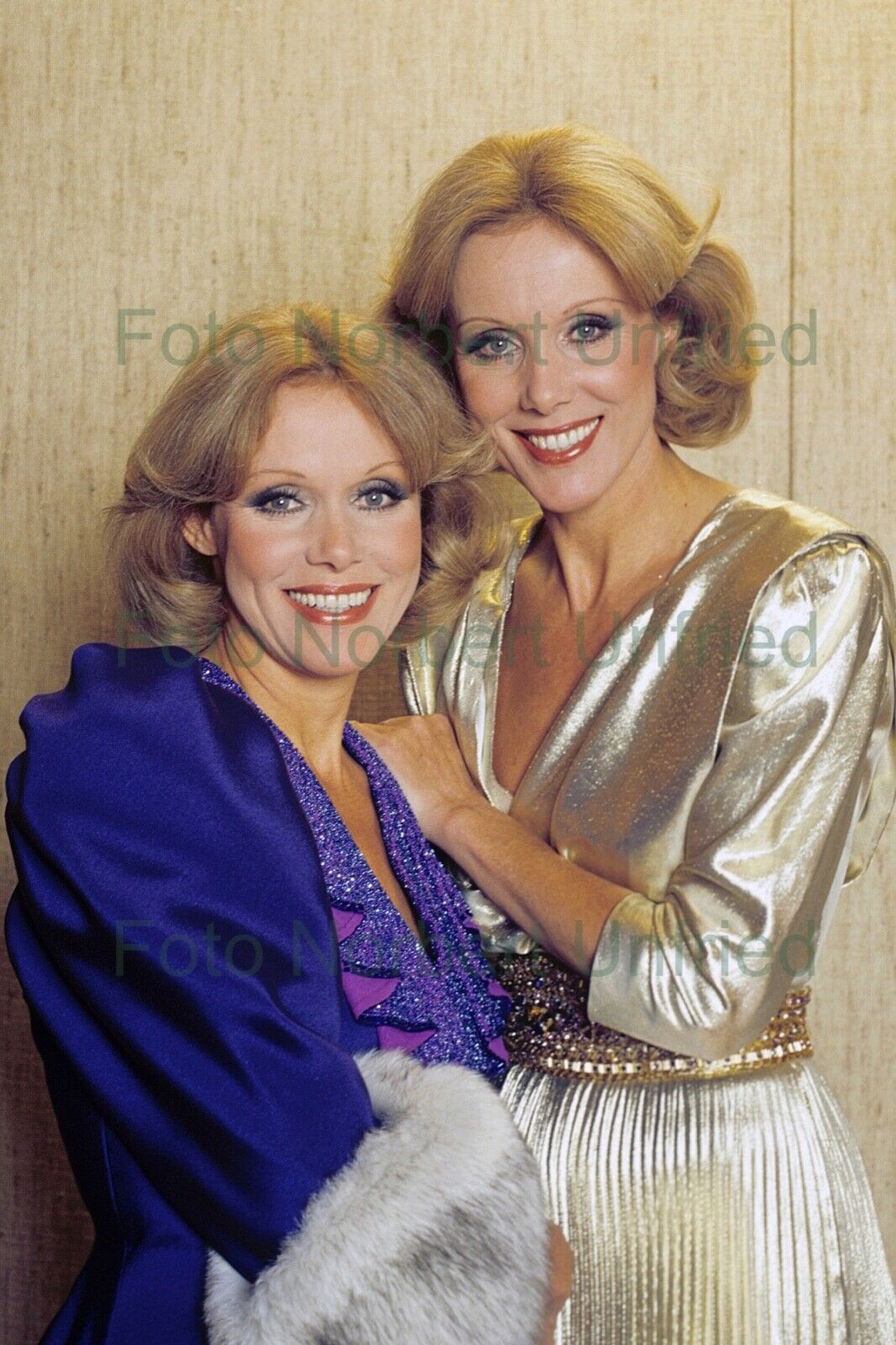 Kessler Twins 10 X 15 CM Photo Poster painting Without Autograph (Star-6