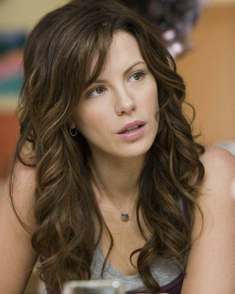 Kate Beckinsale 8x10 Picture Simply Stunning Photo Poster painting Gorgeous Celebrity #46