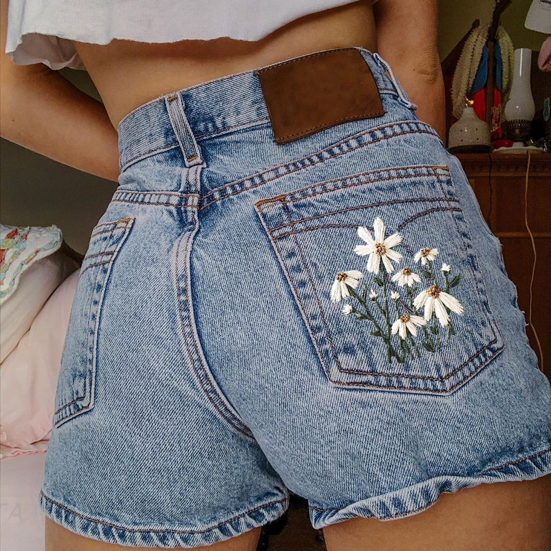 Fashion Casual Floral Embroidered Denim Shorts / [blueesa] /