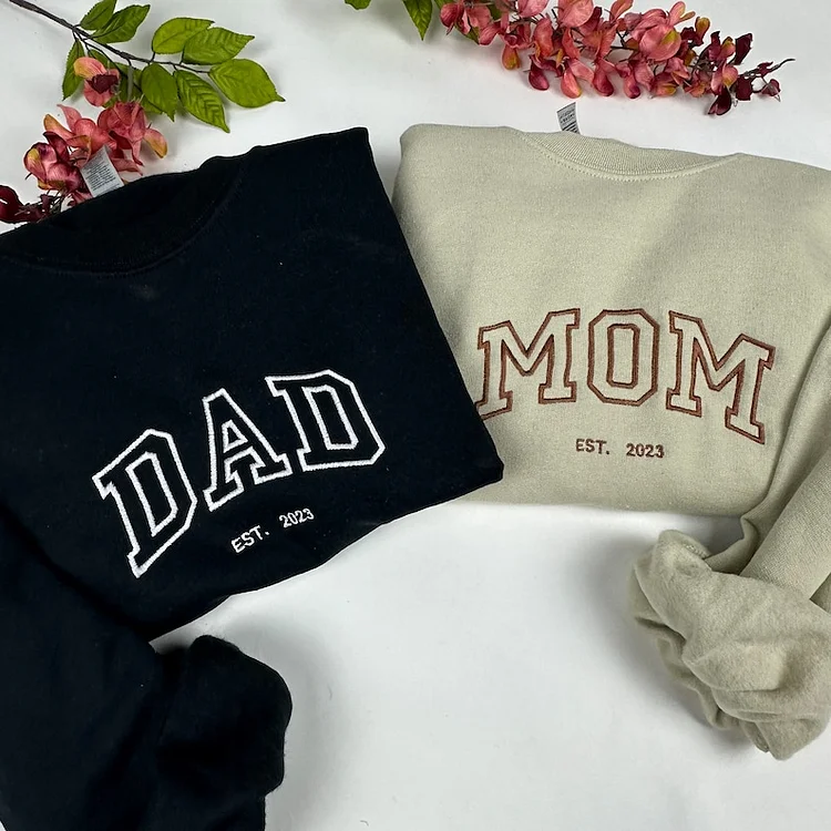Personalized Mama/Dad Embroidered Sweatshirt, Custom Mom/Dad Embroidery Hoodie