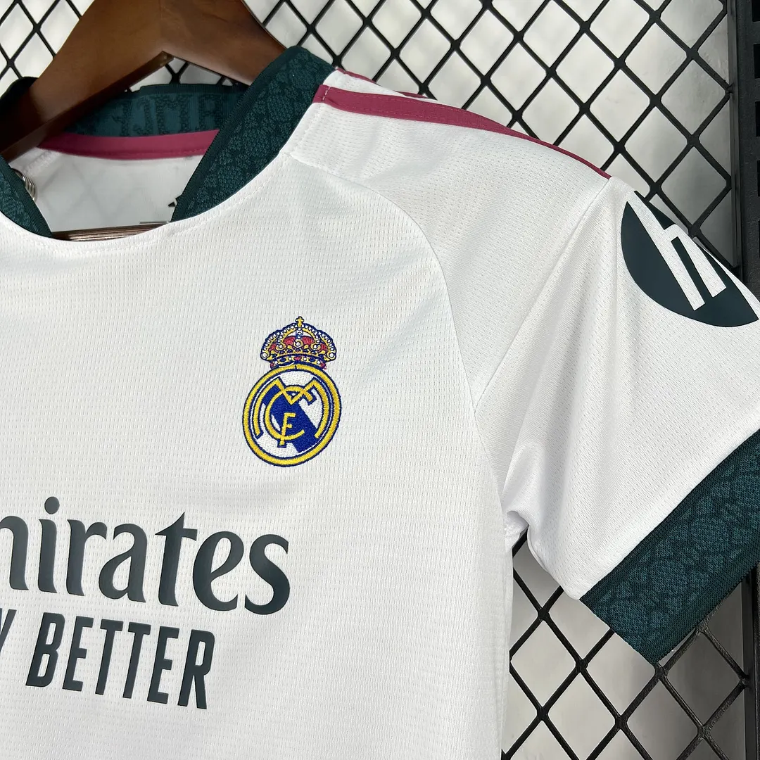 26/27 Real madrid White Kids Kit Football Shirt Thai Quality