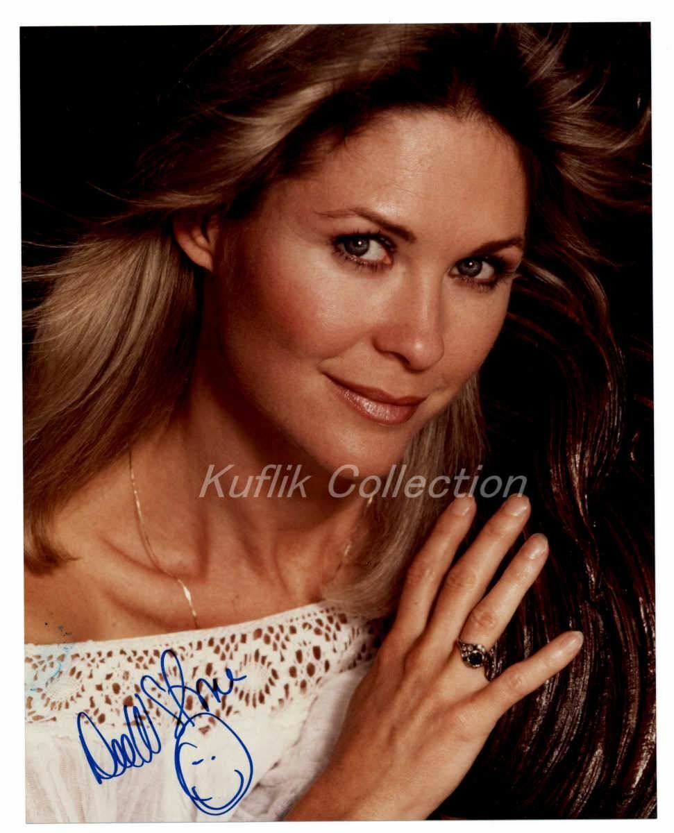 Dee Wallace - Signed Autograph Color 8x10 Photo Poster painting