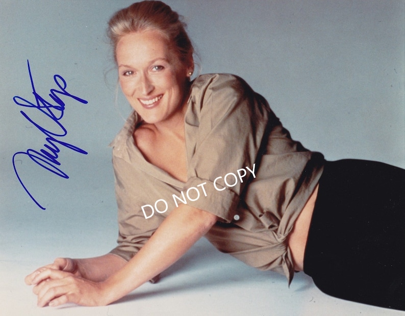 MERYL STREEP 8 x10 20x25 cm Autographed Hand Signed Photo Poster painting