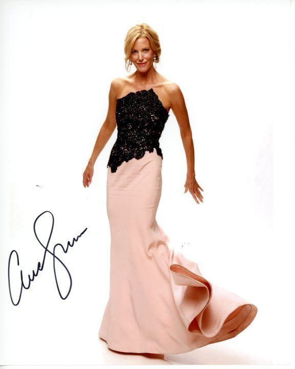 ANNA GUNN Signed Autographed Photo Poster painting