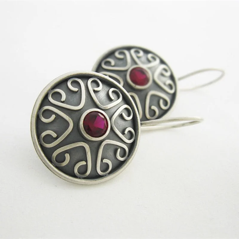 Simple Round Pink Red Stone Earrings Vintage Silver Color Carving Heart Metal Dangle Earrings for Women Wedding Jewelry New