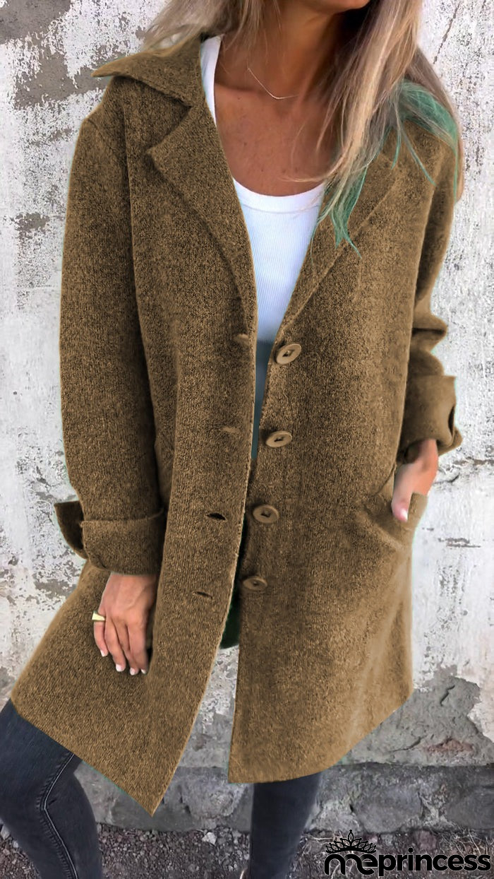 Fashionable and Minimalist Coat