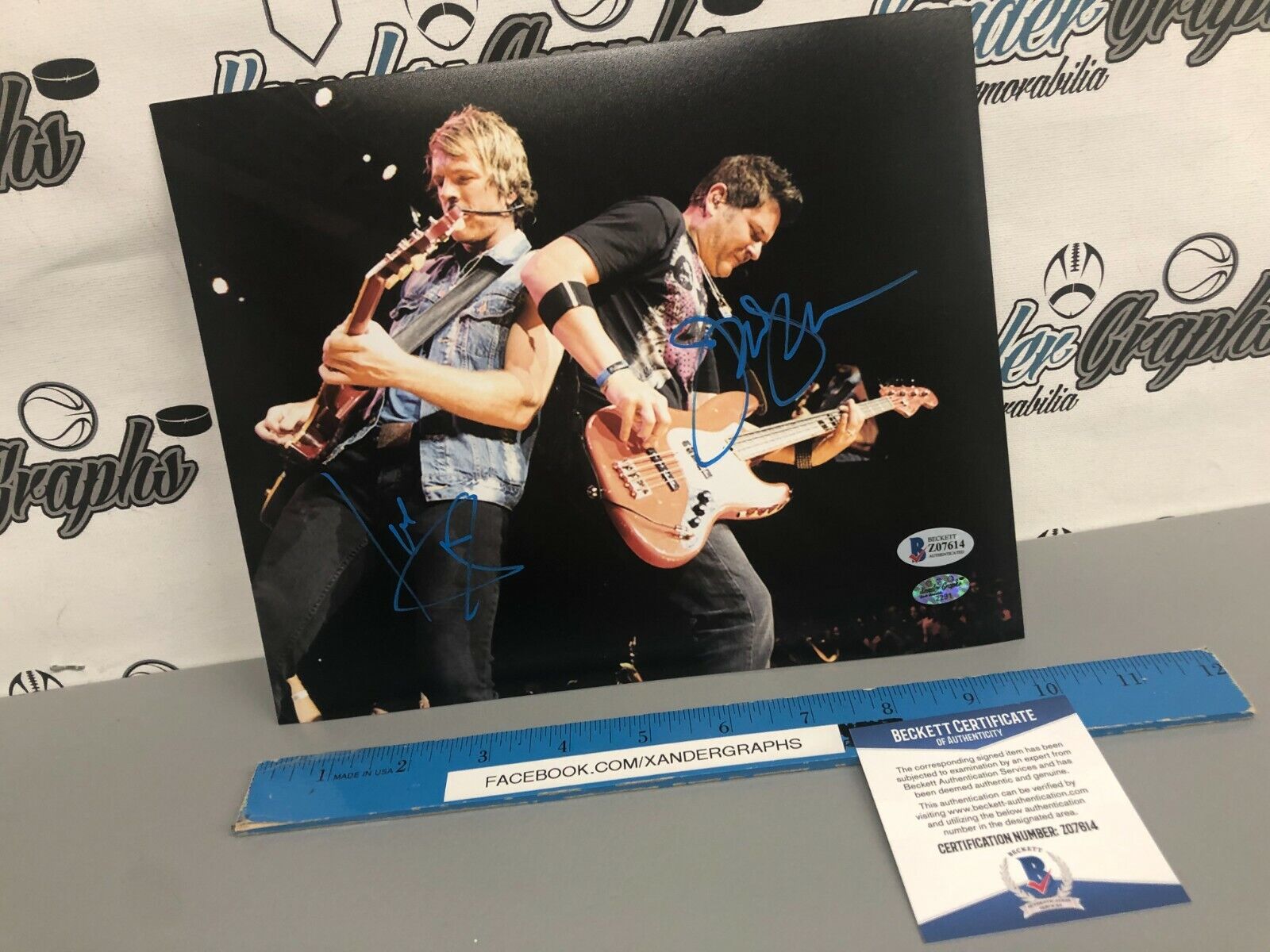 RASCAL FLATTS ROONEY DEMARCUS SIGNED AUTOGRAPHED 8X10 Photo Poster paintingGRAPH-BECKETT BAS COA