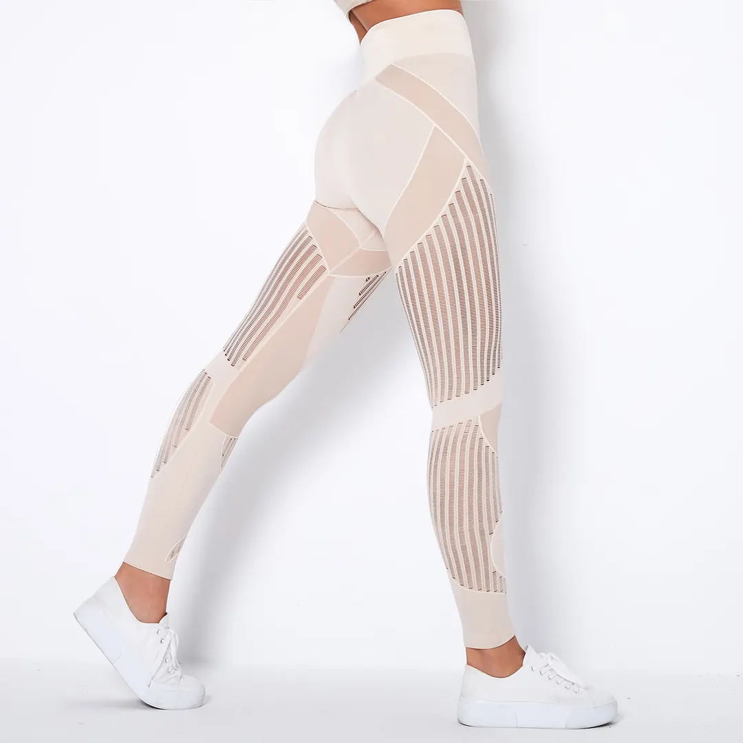 white yoga pants with pockets details 
