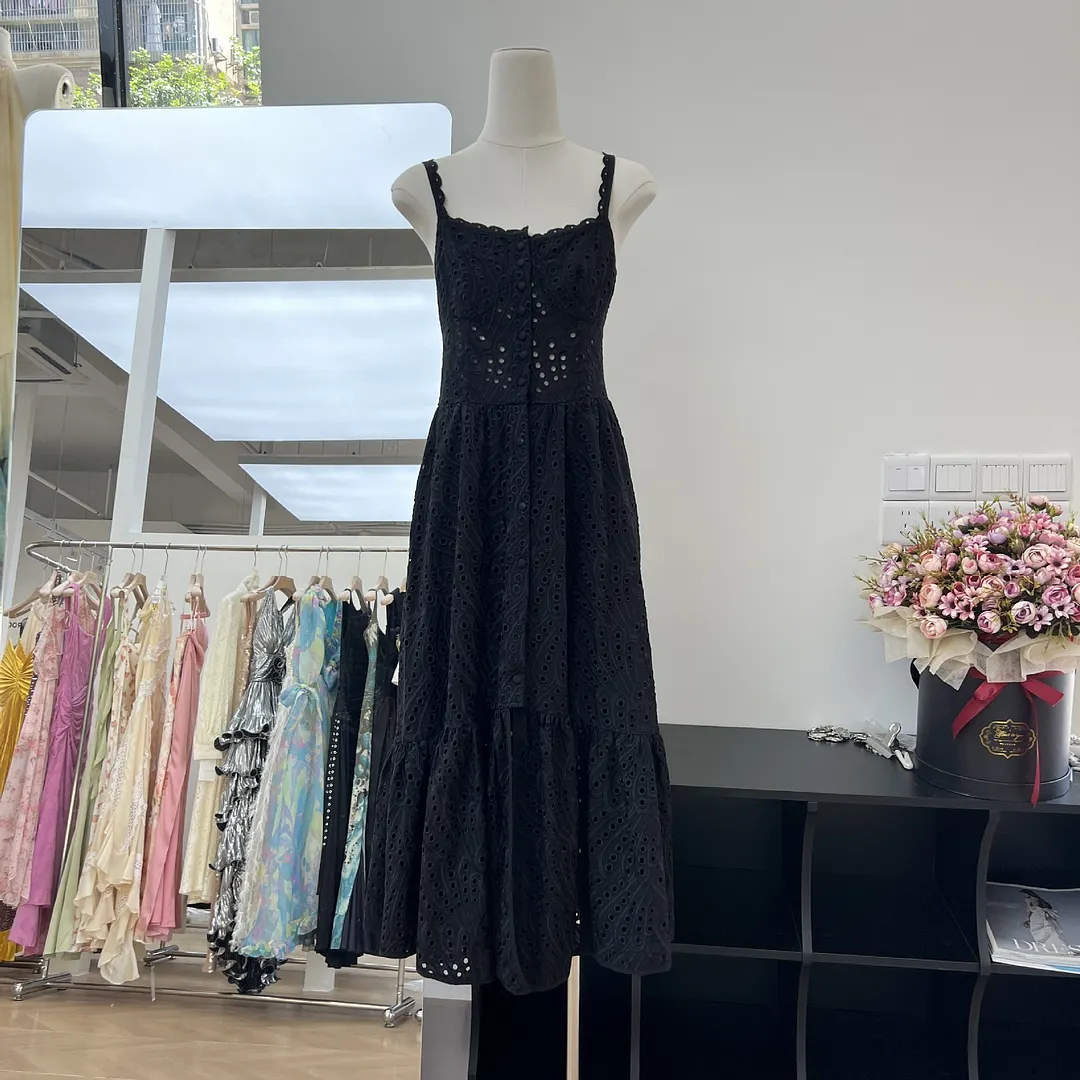 Brownm Australian Niche Design Charming Holiday Style Embroidered Sleung Sling Dress Buckled Long Skirt