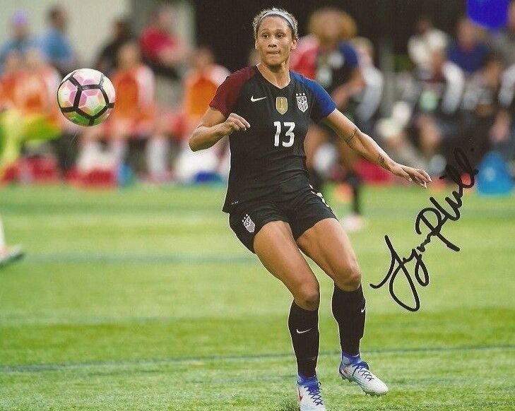 Lynn Williams NC Courage signed Team USA Womens Soccer 8x10 Photo Poster painting 2