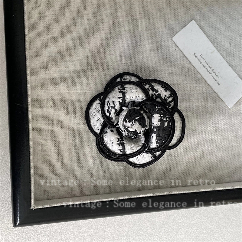 Elegant Pin Flower Imitation Pearl Plating Women’s Brooches