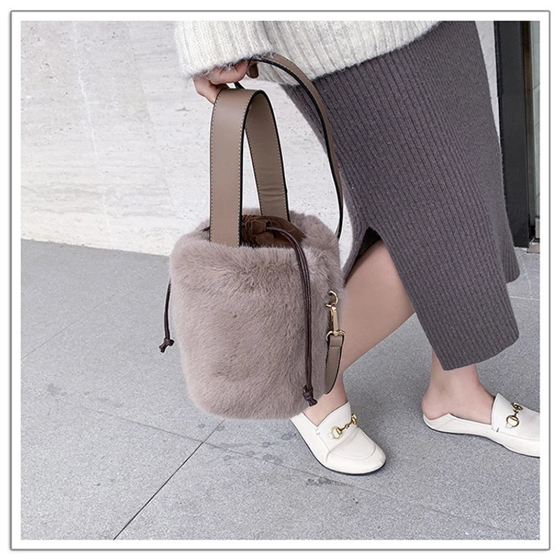 Autumn And Winter New Trendy Simple Plush Mini Portable Shoulder Crossbody Bag Women’s Retro Cylinder Bucket Bag